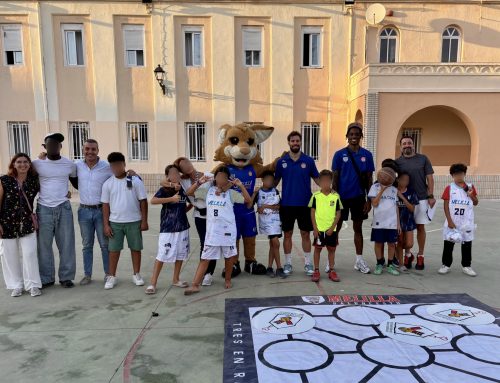 El Melilla Ciudad del Deporte visita a los niños del Centro Asistencial