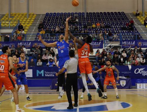 El líder Coruña no se deja sorprender en el Javier Imbroda